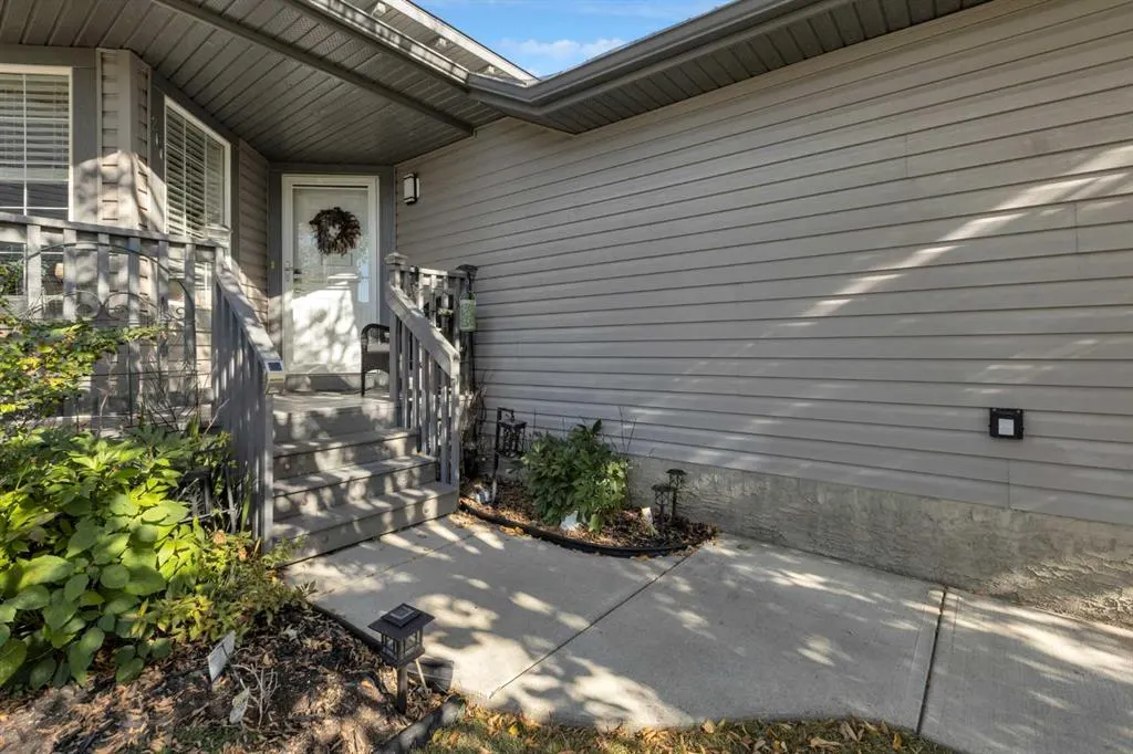 266 Canals Circle SW