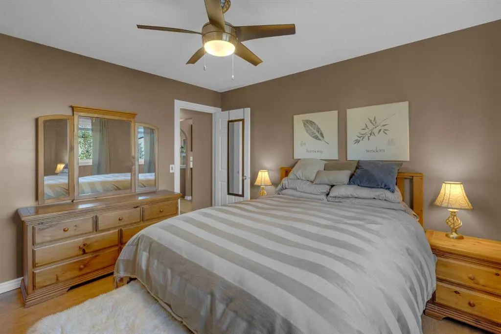 266 Canals Circle SW