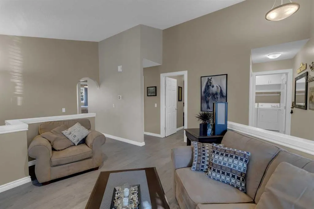 266 Canals Circle SW