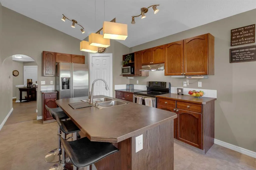 266 Canals Circle SW