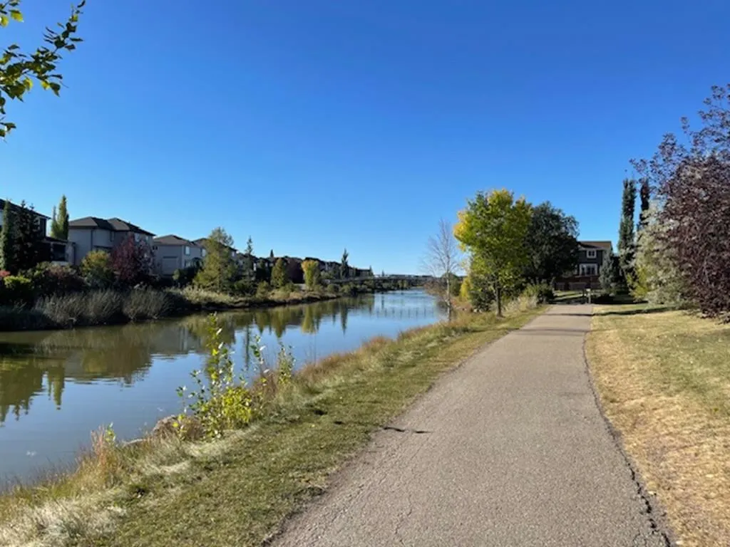 266 Canals Circle SW