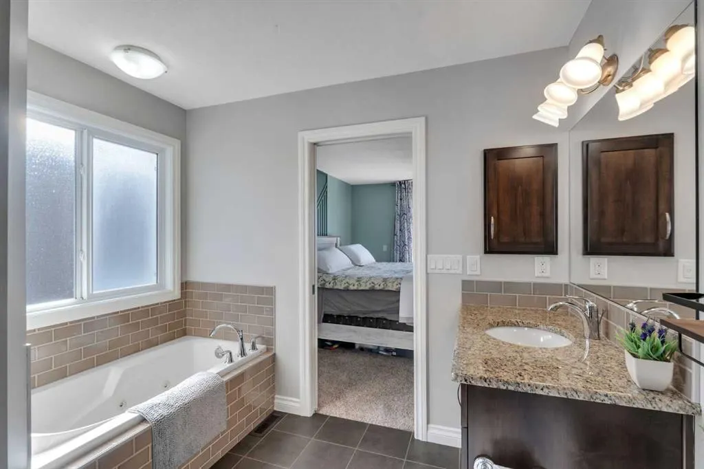 101 Bayside Court SW