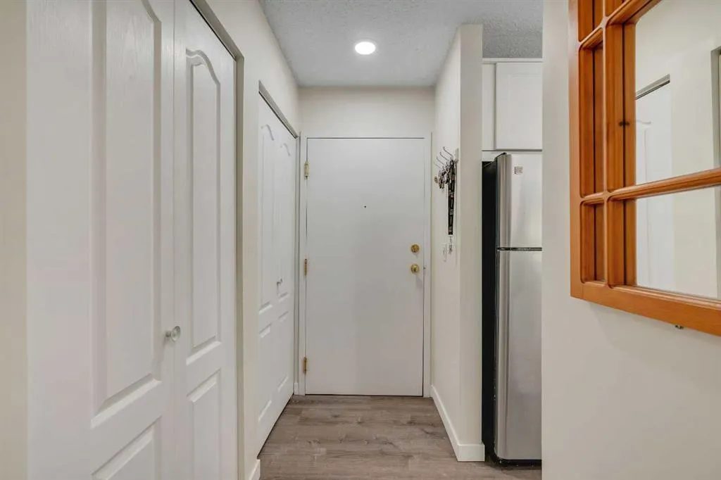 11 Dover Point SE, #104