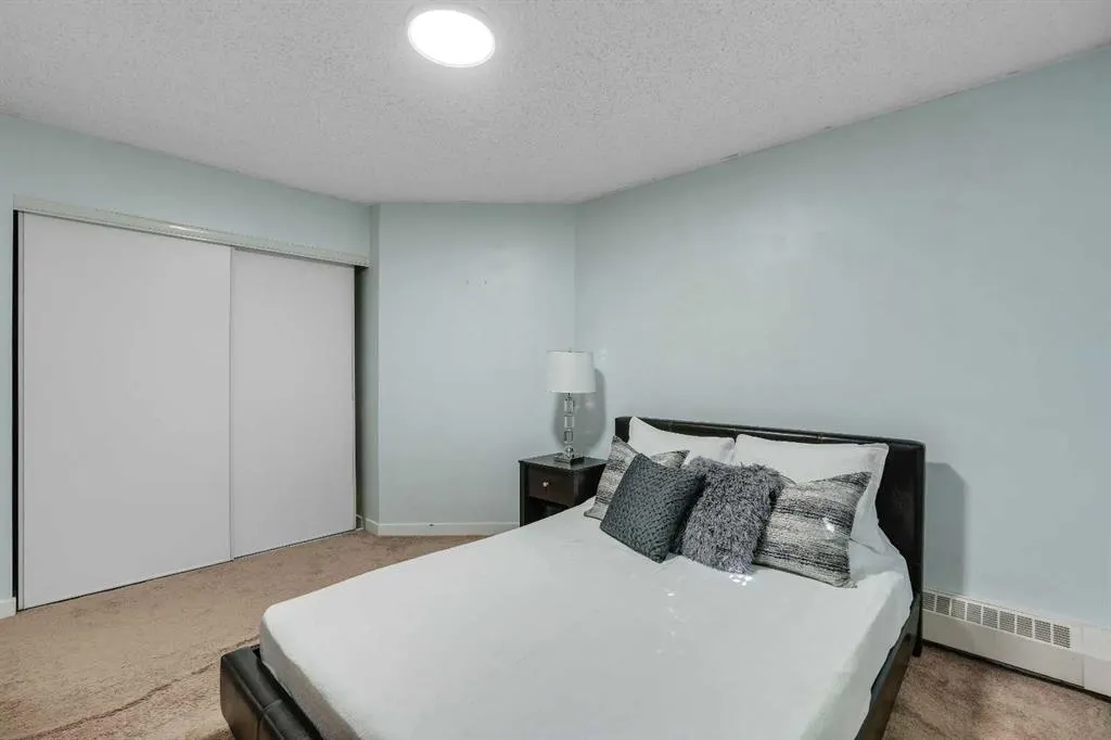 11 Dover Point SE, #104