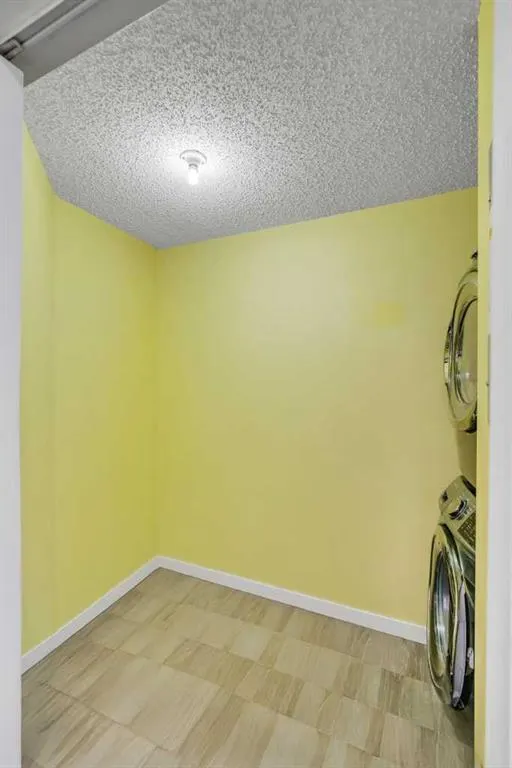11 Dover Point SE, #104