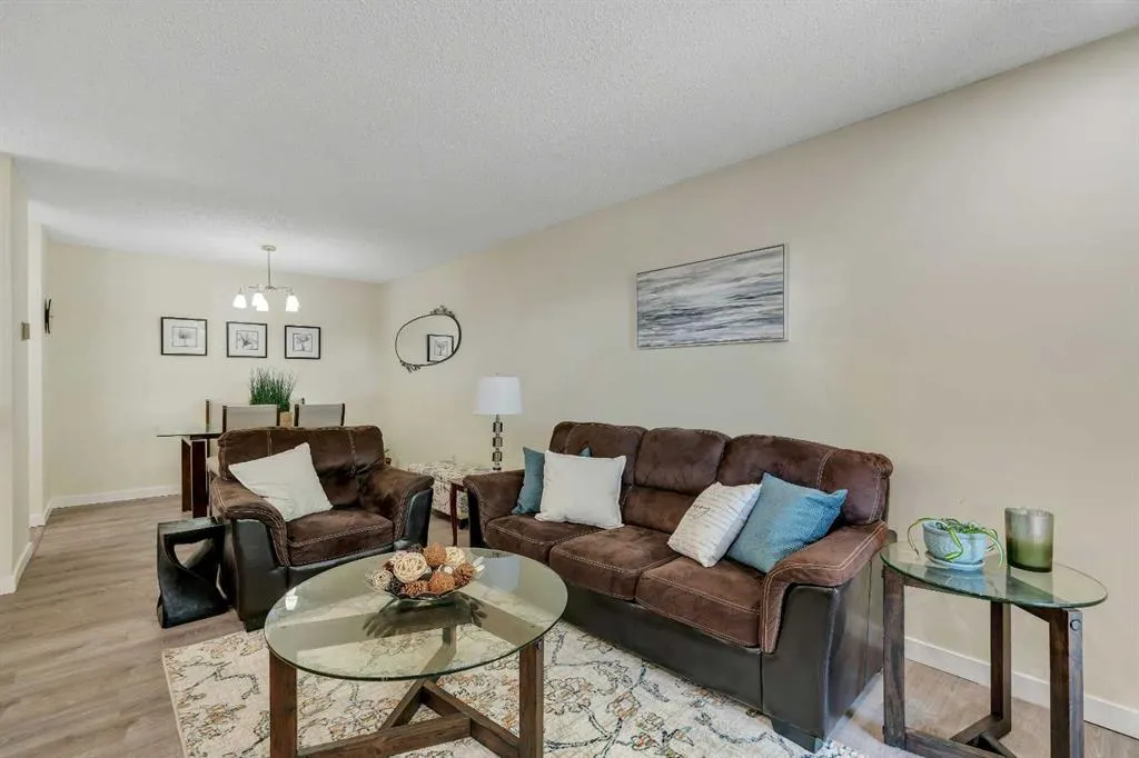11 Dover Point SE, #104