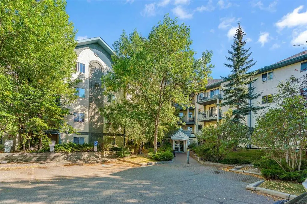 11 Dover Point SE, #104