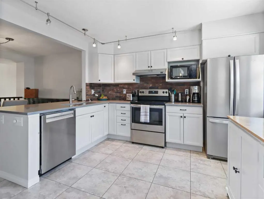 242 Benchlands Terrace, #24