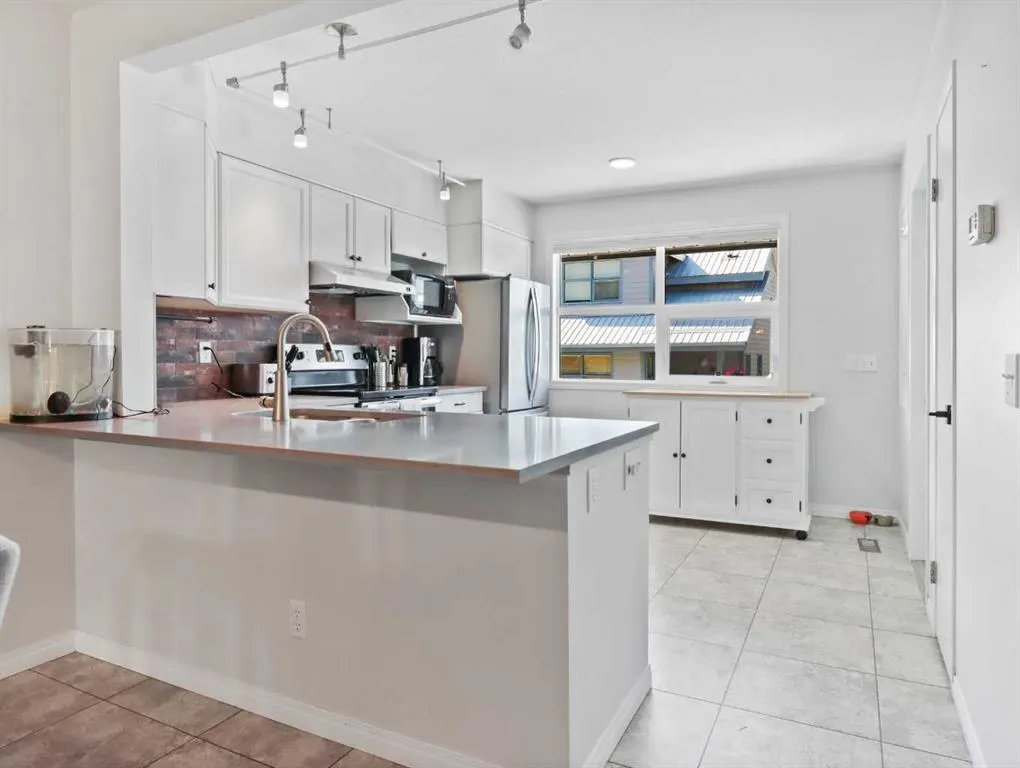 242 Benchlands Terrace, #24