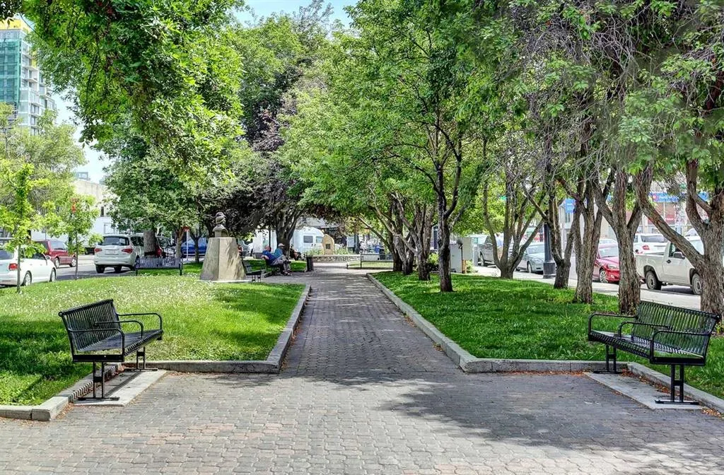 626 15 Avenue SW, #302