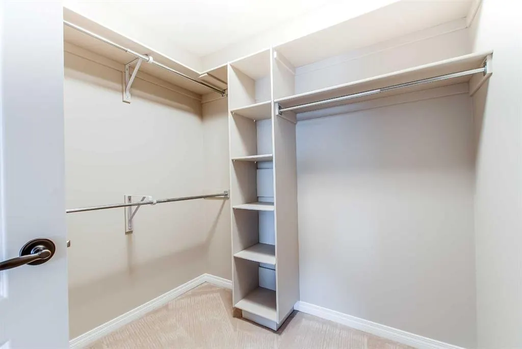 298 Somerset Way SE, #32