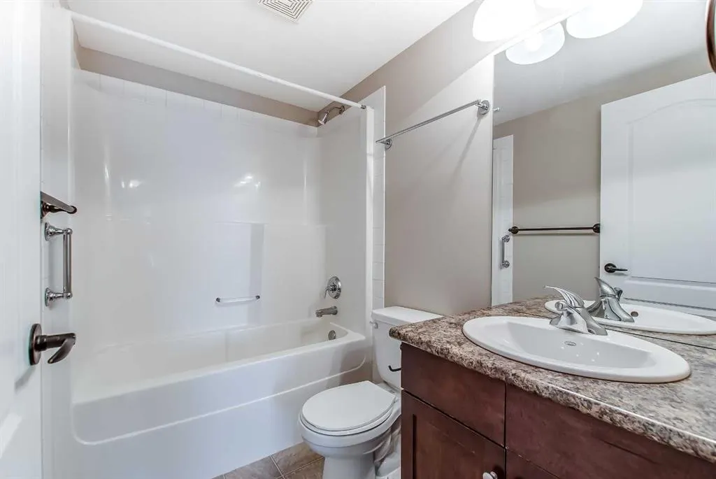 298 Somerset Way SE, #32