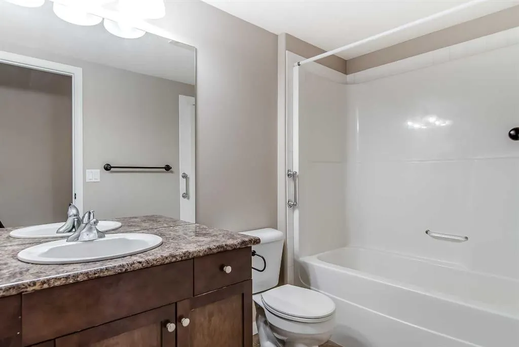 298 Somerset Way SE, #32