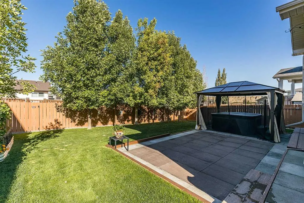 16 Ranchview Way NE
