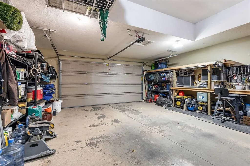 16 Ranchview Way NE