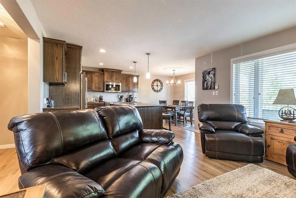 16 Ranchview Way NE