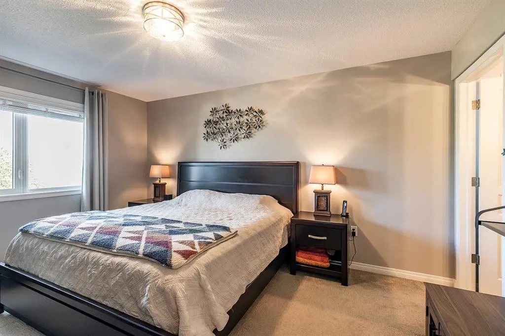 16 Ranchview Way NE