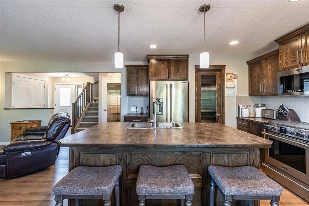 16 Ranchview Way NE