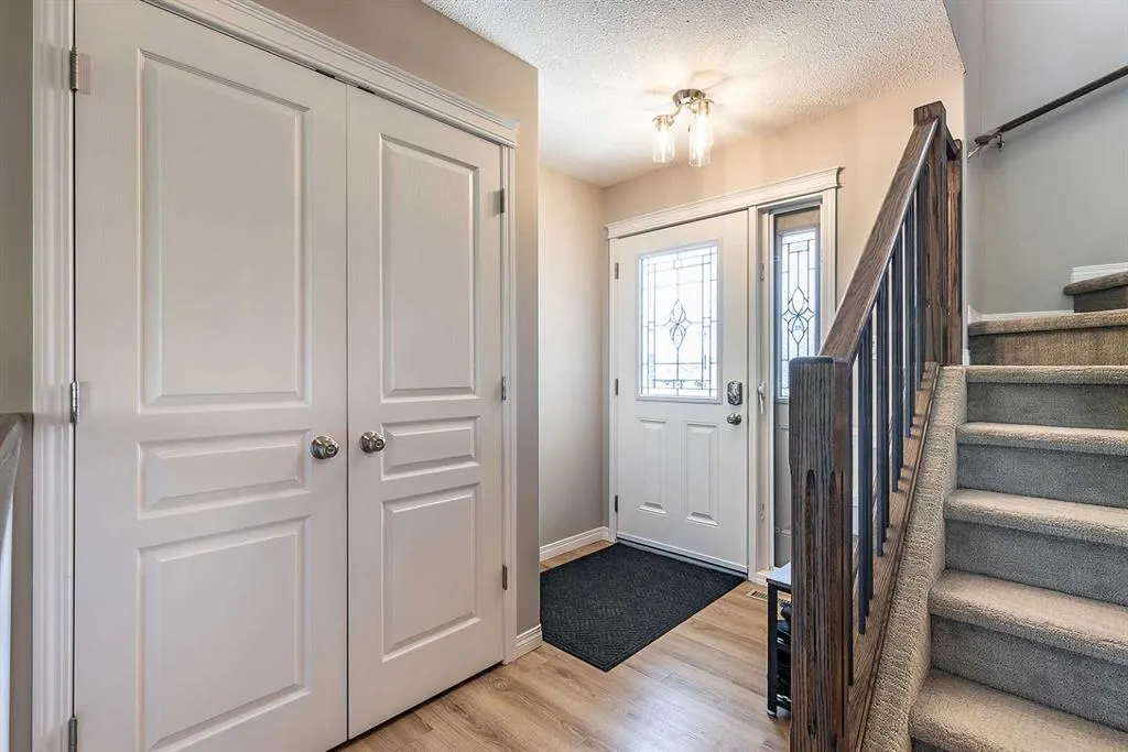 16 Ranchview Way NE