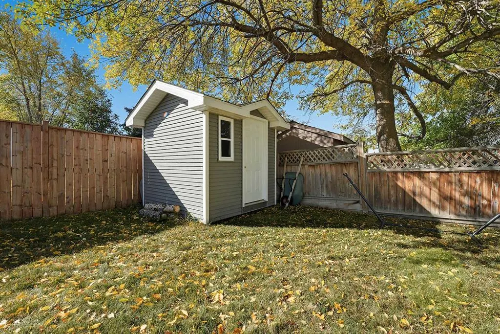 5215 38 Street Crescent