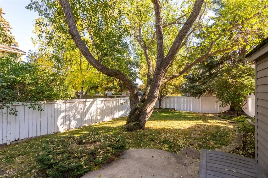 4 Wood Willow Place SW