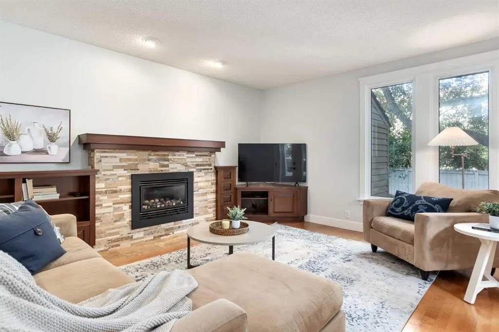4 Wood Willow Place SW