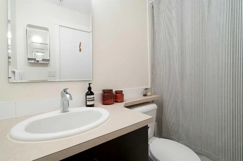 830 Centre Avenue NE, #406