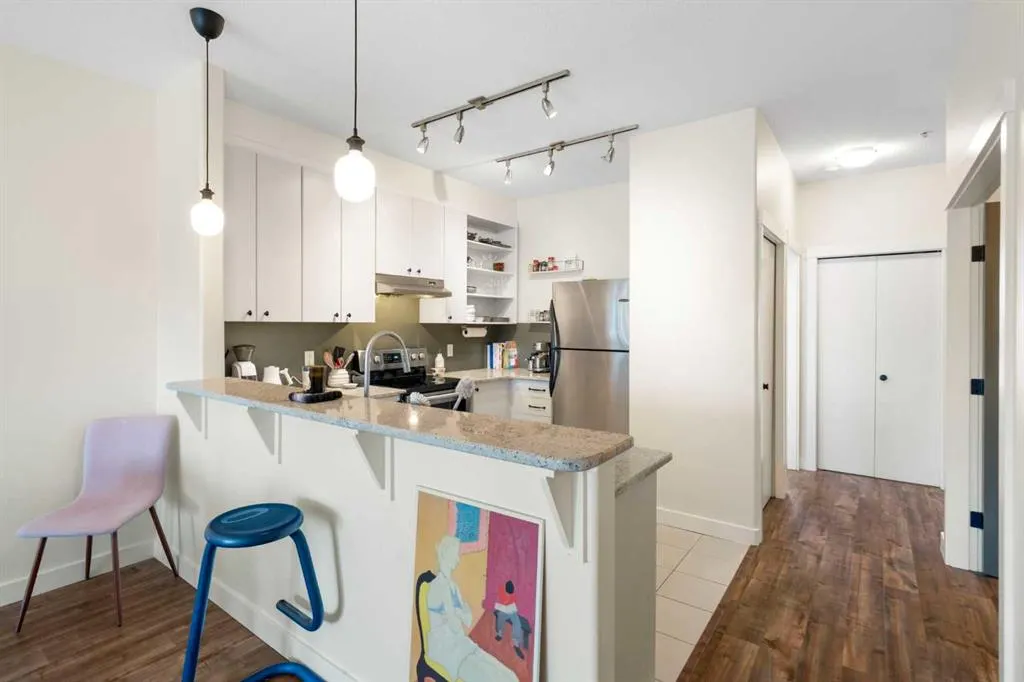 830 Centre Avenue NE, #406