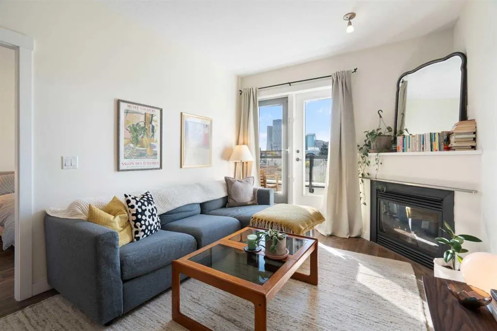 830 Centre Avenue NE, #406