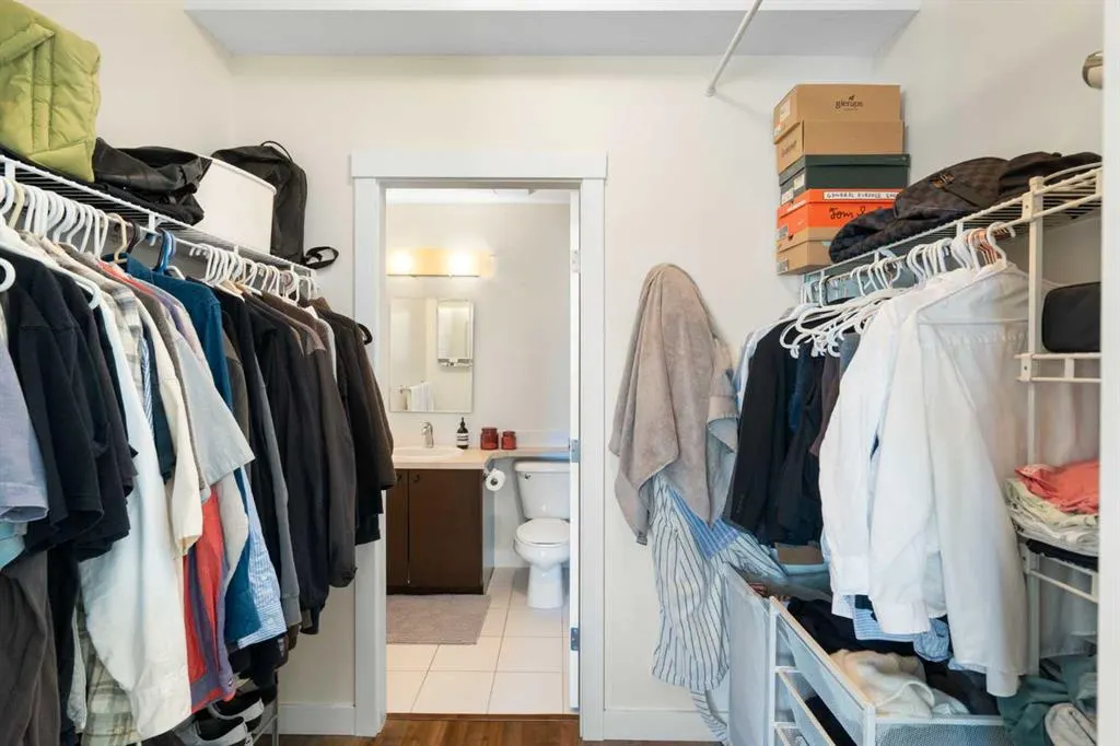 830 Centre Avenue NE, #406