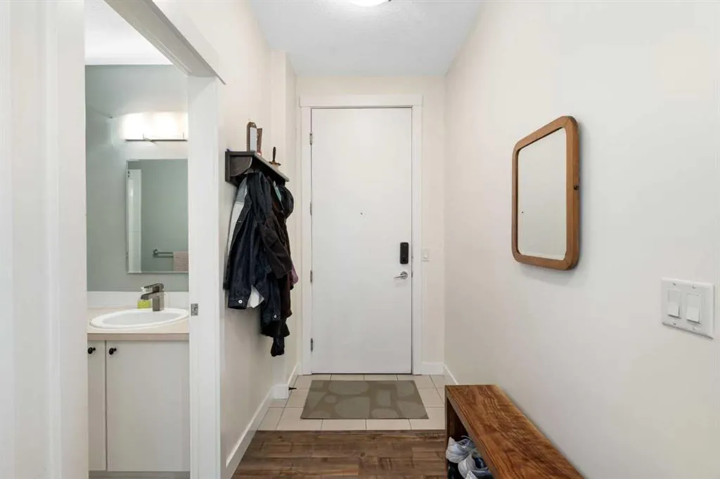 830 Centre Avenue NE, #406