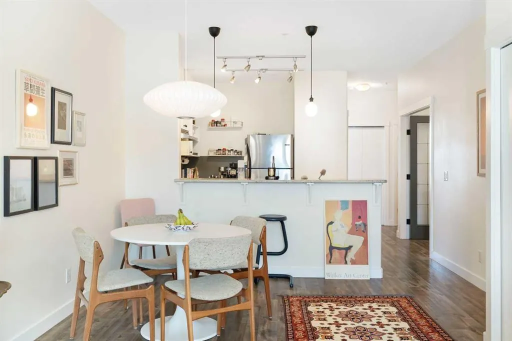 830 Centre Avenue NE, #406