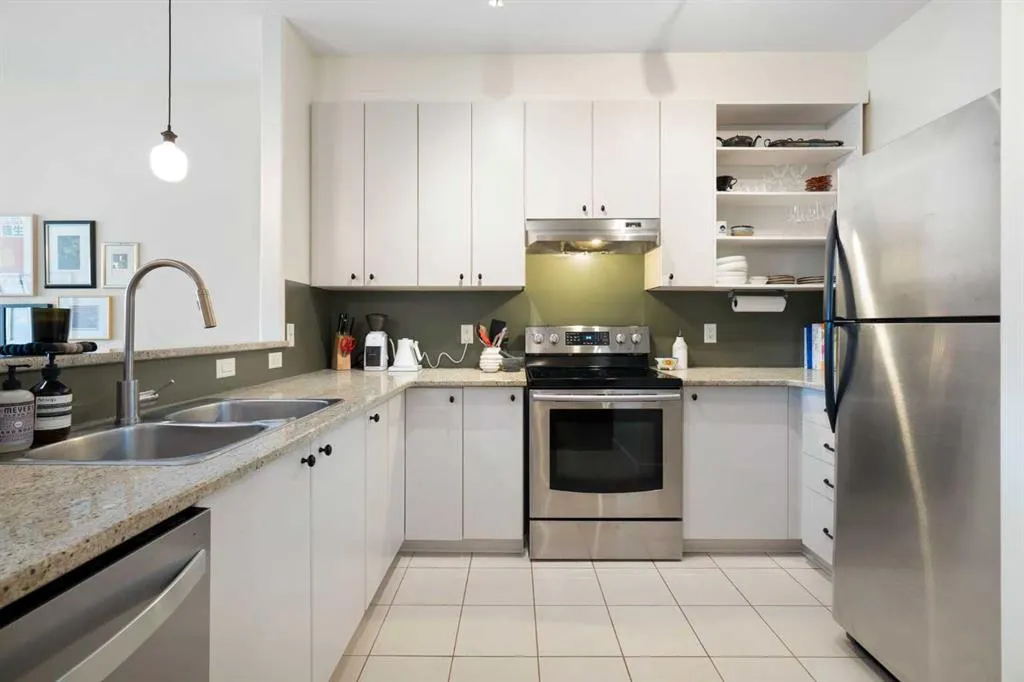 830 Centre Avenue NE, #406