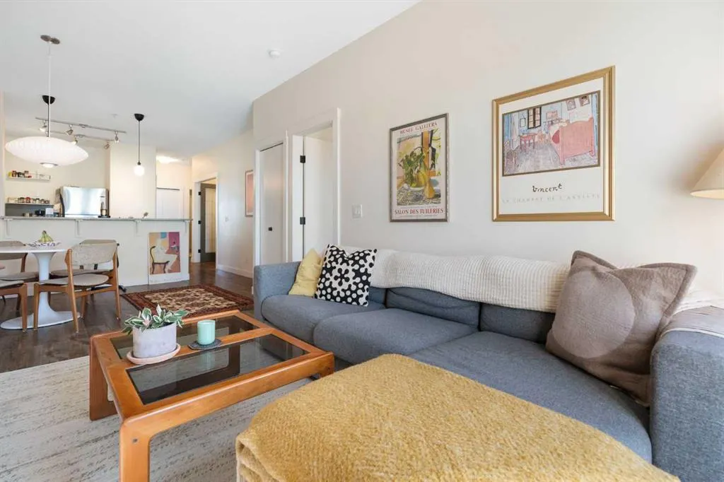 830 Centre Avenue NE, #406
