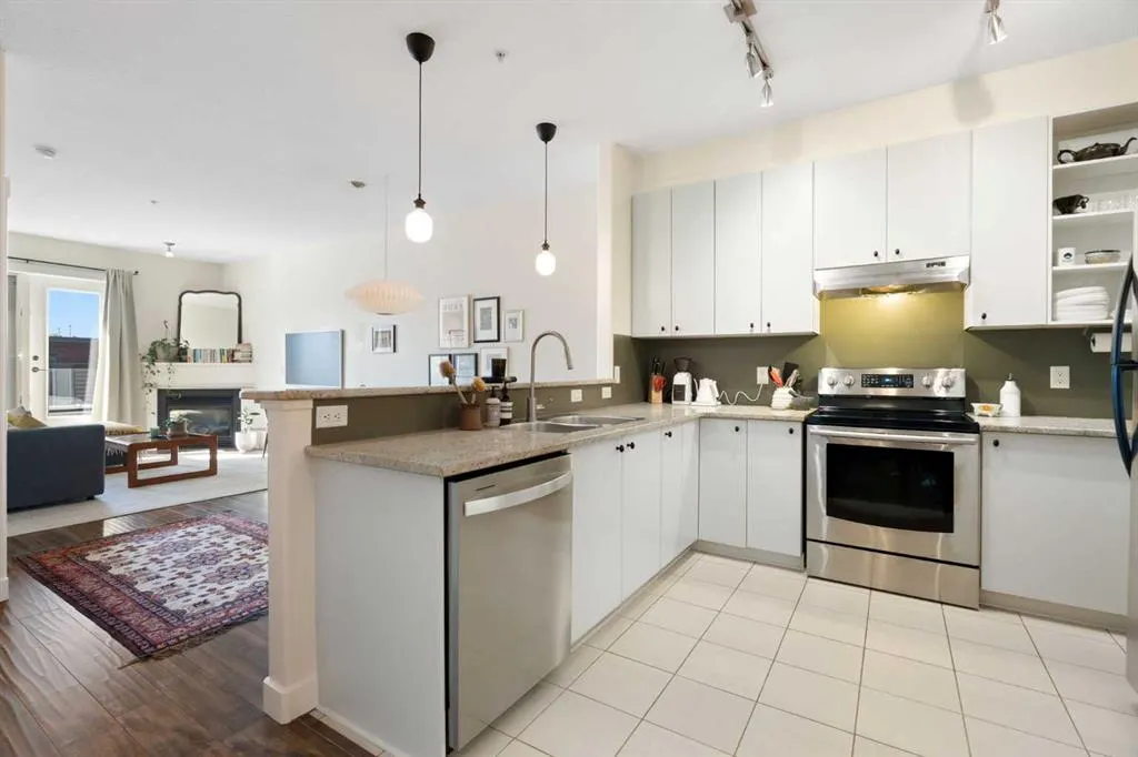 830 Centre Avenue NE, #406