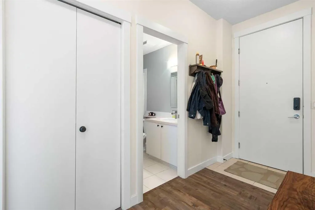 830 Centre Avenue NE, #406