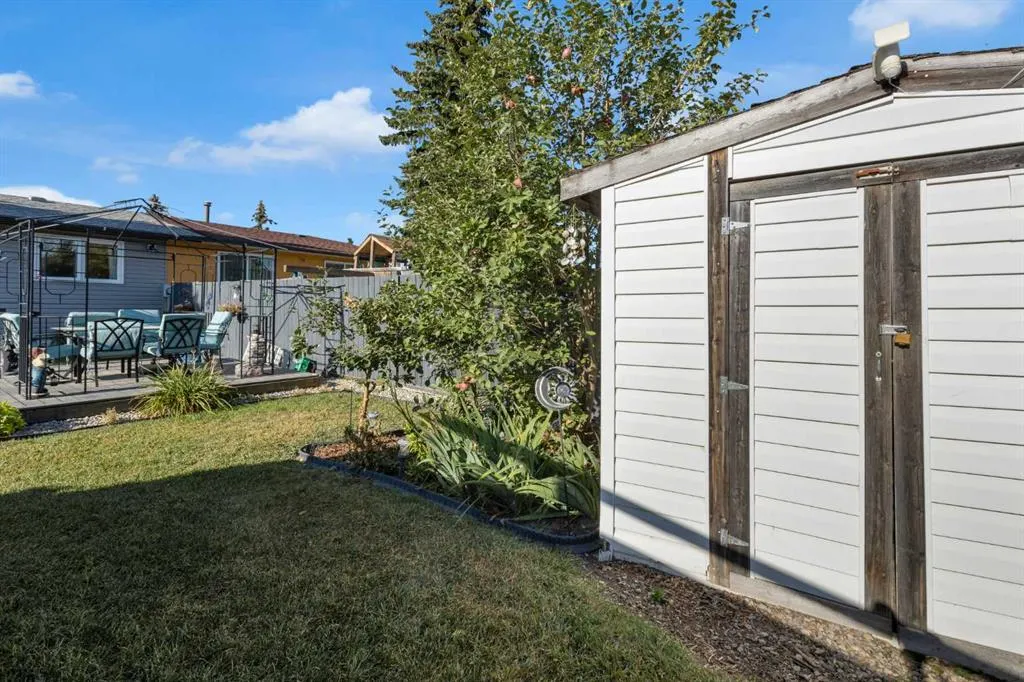 31 Rundlelawn Court NE
