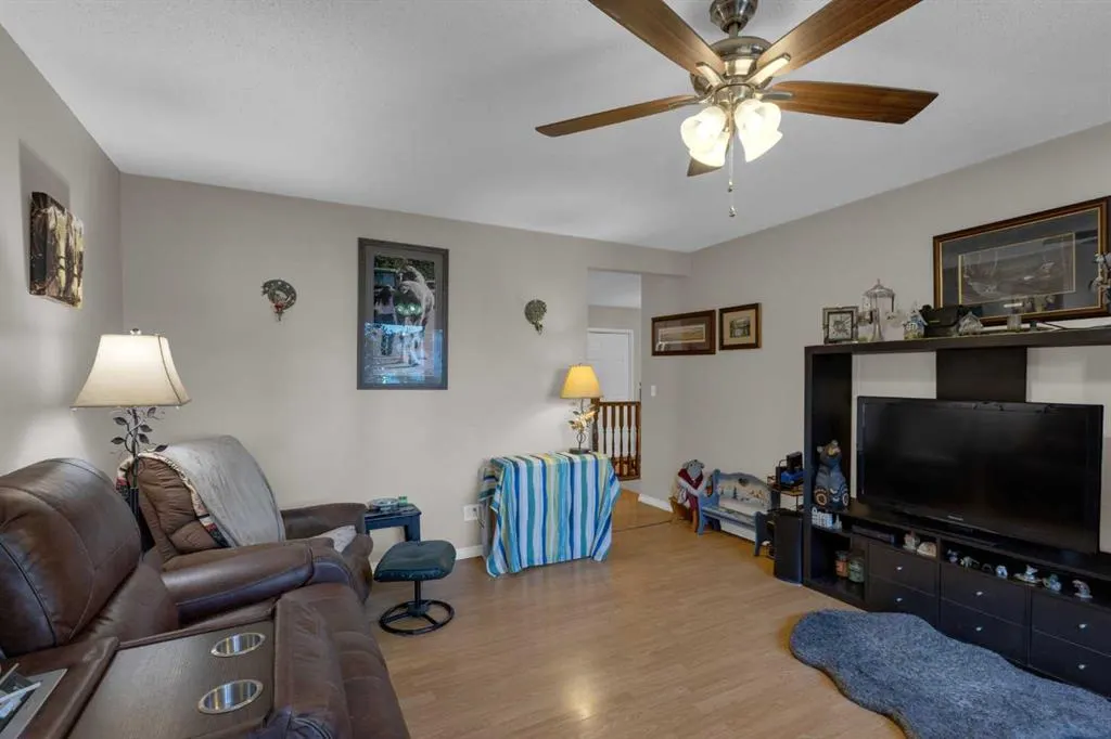 31 Rundlelawn Court NE