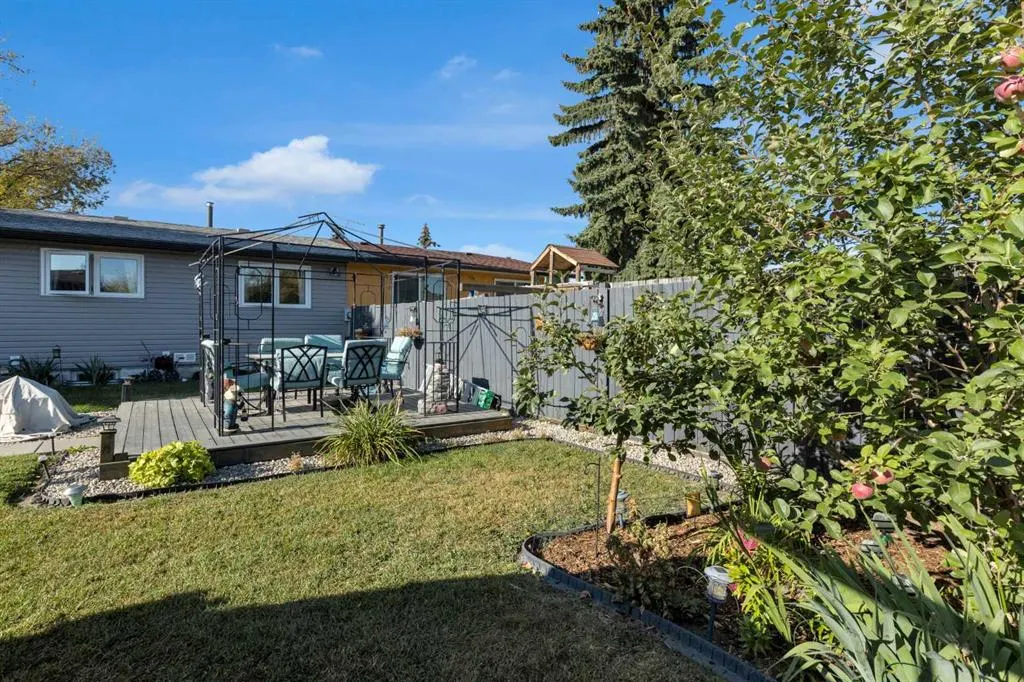 31 Rundlelawn Court NE