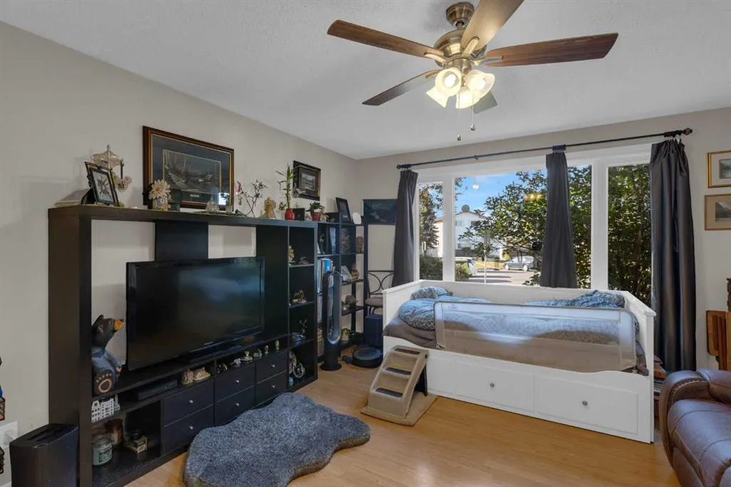 31 Rundlelawn Court NE