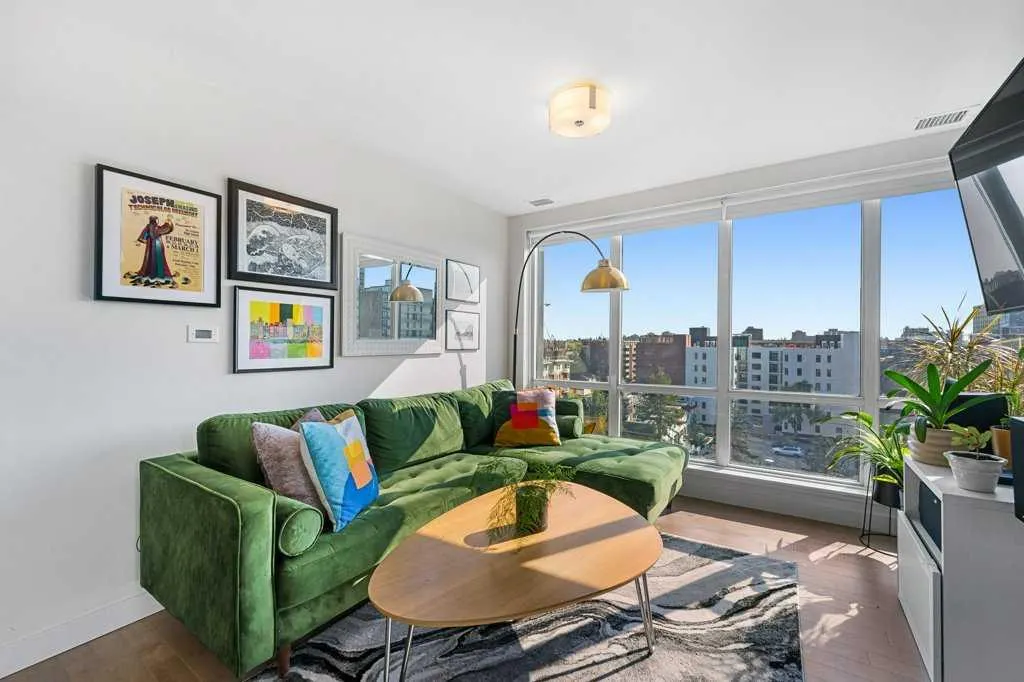 303 13 Avenue SW, #810