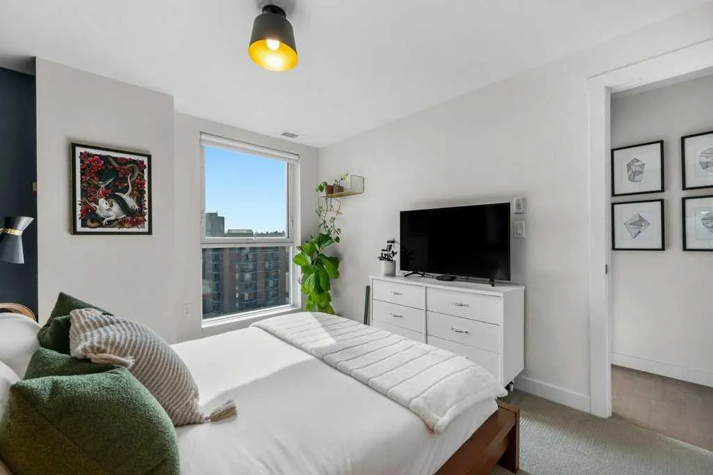 303 13 Avenue SW, #810