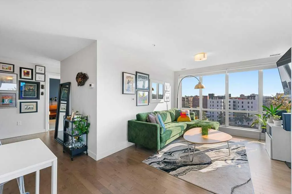 303 13 Avenue SW, #810