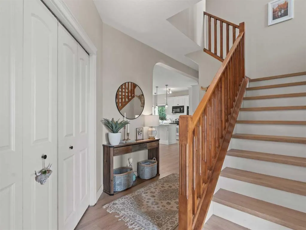 502 Sunrise Hill SW