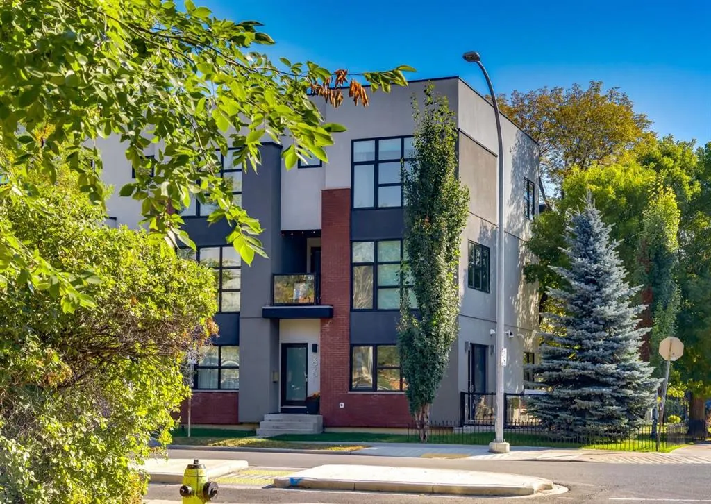 2020 2 Street SW