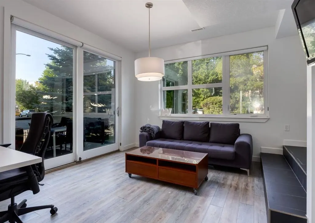 2020 2 Street SW