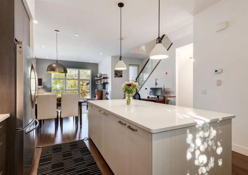 2020 2 Street SW
