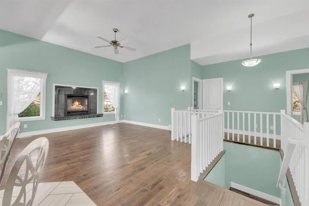 35 Vantage Crescent