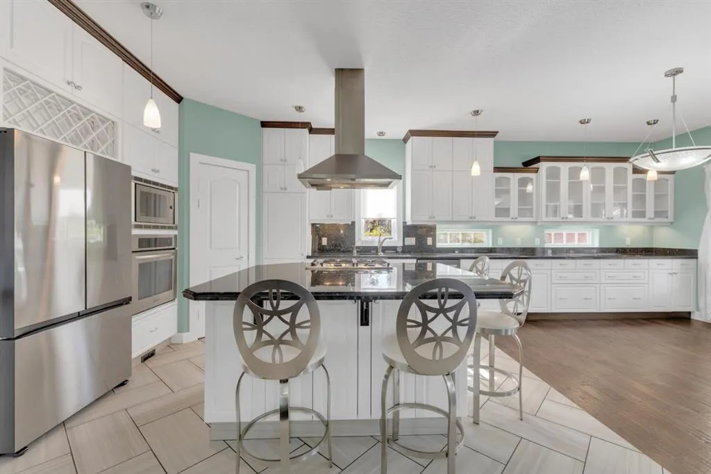 35 Vantage Crescent