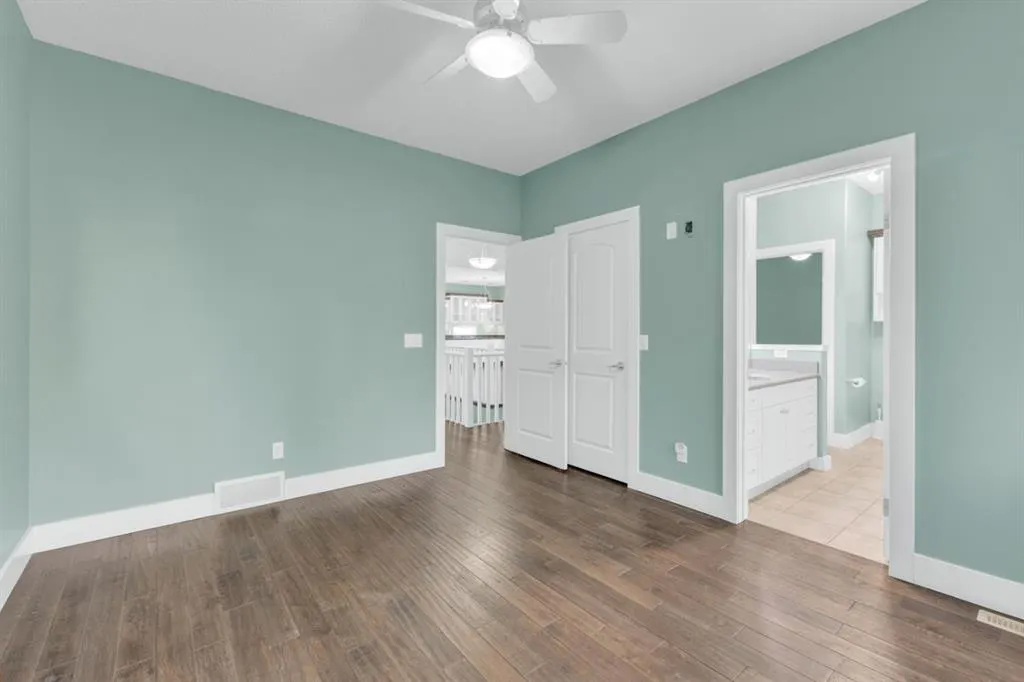35 Vantage Crescent